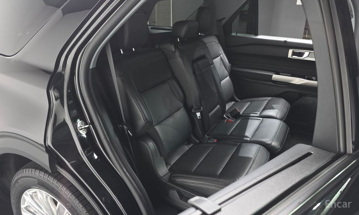 2023 Ford Explorer VI Рестайлинг 2.3 LimIted 4WD с пробегом 10 057 км