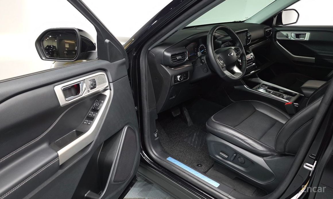 2023 Ford Explorer VI Рестайлинг 2.3 LimIted 4WD с пробегом 10 057 км