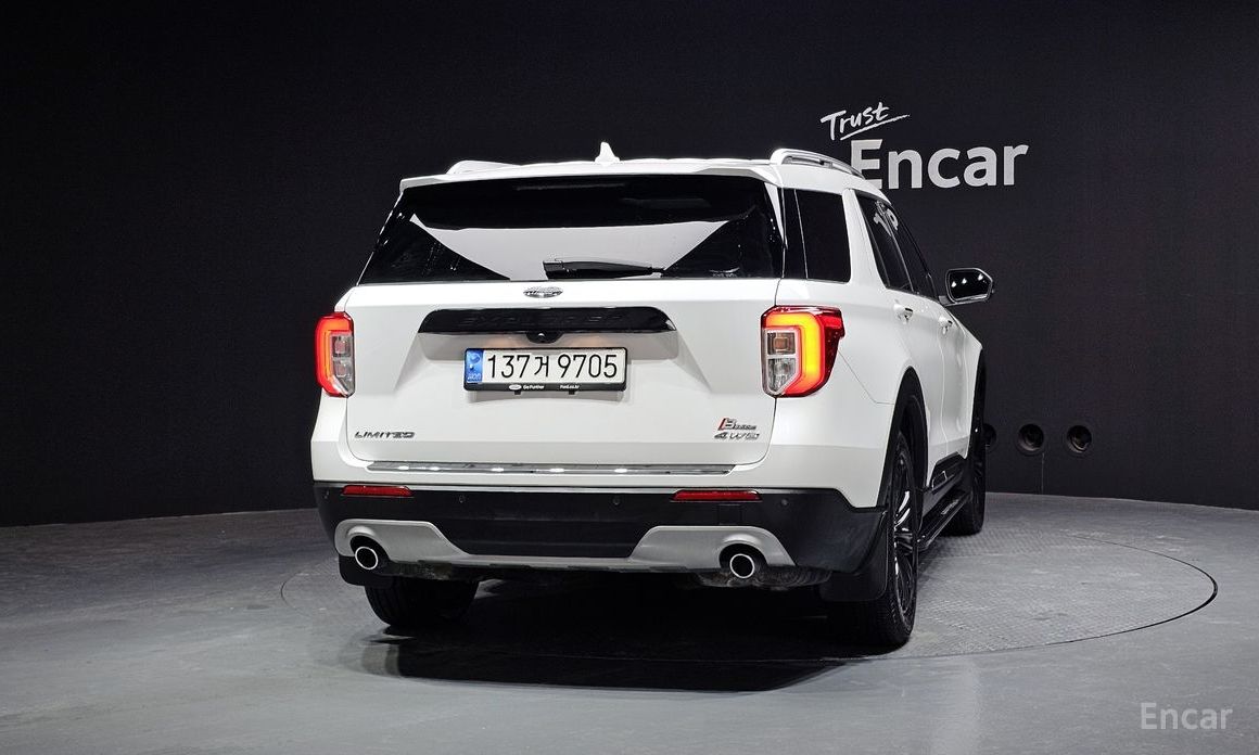 2022 Ford Explorer VI Рестайлинг 2.3 LimIted 4WD с пробегом 18 637 км