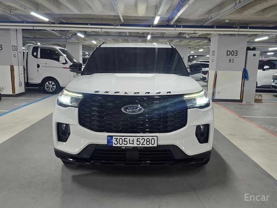 2024 Ford Explorer VI Рестайлинг 2.3 ST-Line 4WD с пробегом 15 788 км
