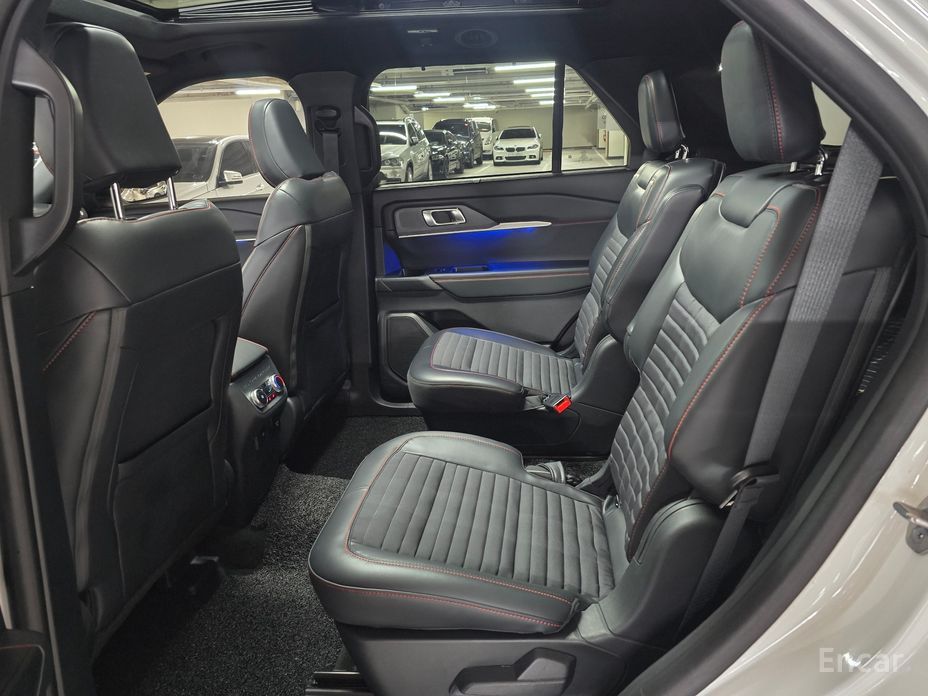 2024 Ford Explorer VI Рестайлинг 2.3 ST-Line 4WD с пробегом 15 788 км