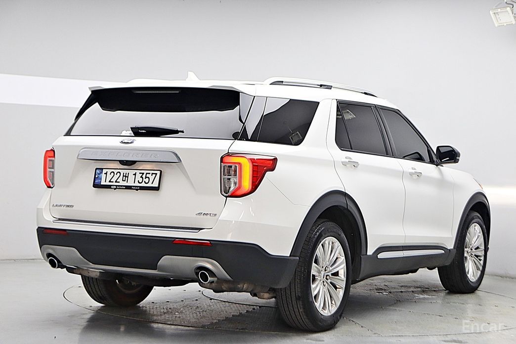 2023 Ford Explorer VI Рестайлинг 2.3 LimIted 4WD с пробегом 18 371 км