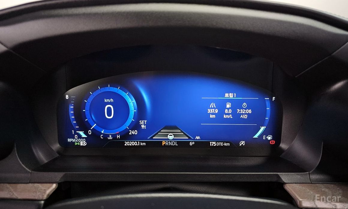 2023 Ford Explorer VI Рестайлинг 3.0 Platinum 4WD с пробегом 20 200 км