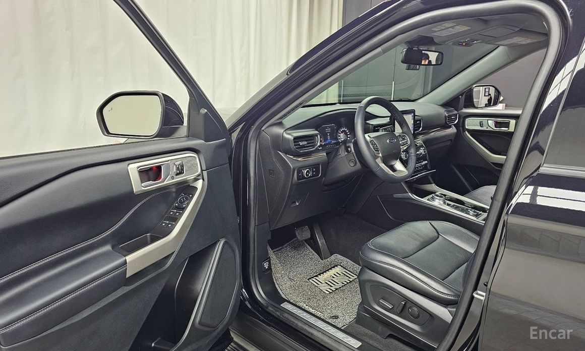2023 Ford Explorer VI Рестайлинг 2.3 LimIted 4WD с пробегом 16 261 км