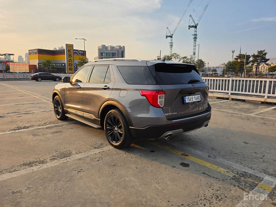2022 Ford Explorer VI Рестайлинг 3.3 Limited 4WD с пробегом 31 031 км