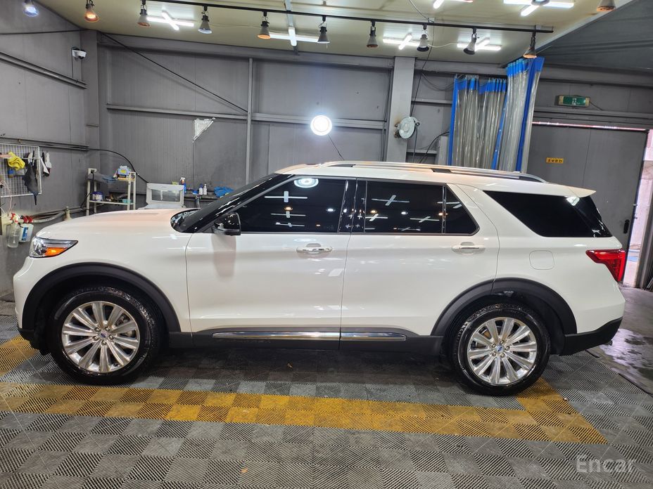 2023 Ford Explorer VI Рестайлинг 2.3 LimIted 4WD с пробегом 27 600 км