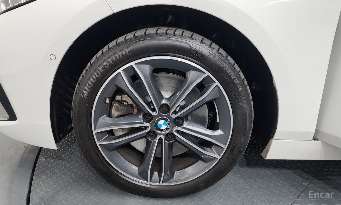 2022 BMW 1 серии III (F40) 120i Sports с пробегом 58 175 км
