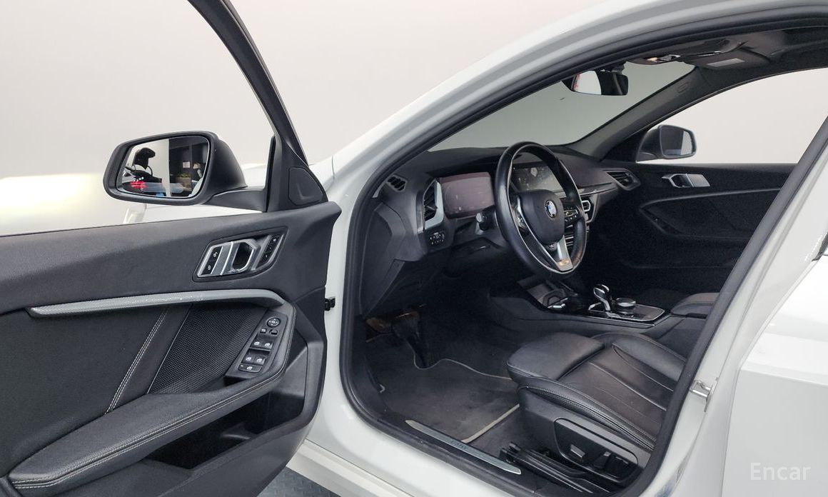 2022 BMW 1 серии III (F40) 120i Sports с пробегом 58 175 км