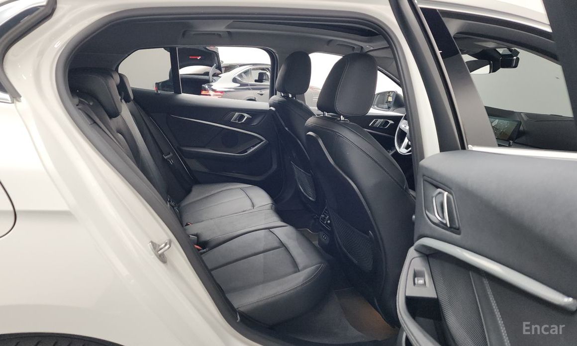 2022 BMW 1 серии III (F40) 120i Sports с пробегом 58 175 км