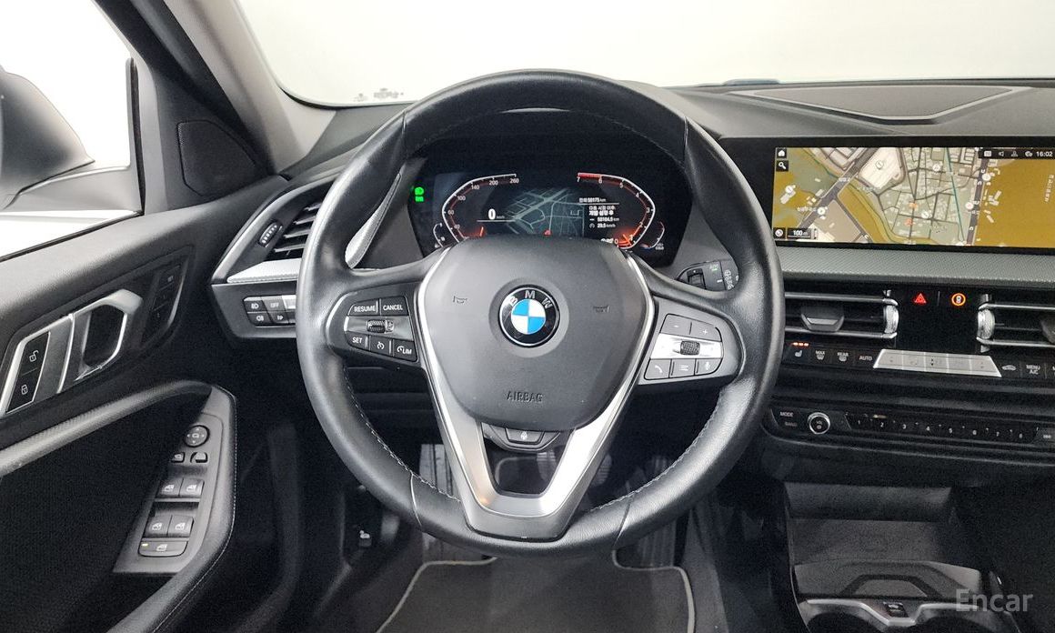 2022 BMW 1 серии III (F40) 120i Sports с пробегом 58 175 км