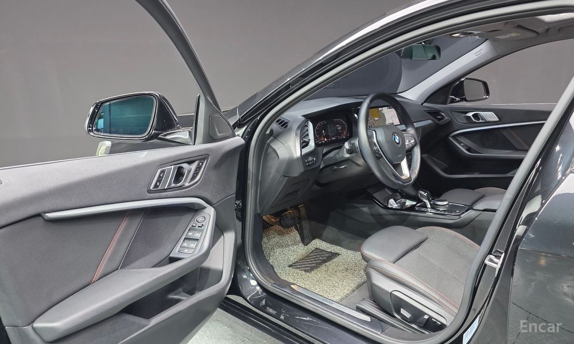 2020 BMW 1 серии III (F40) 118d Sport с пробегом 106 579 км