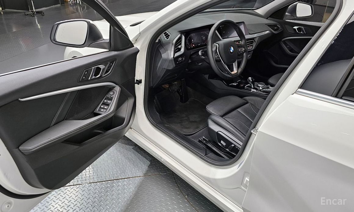 2021 BMW 1 серии III (F40) 120i Advantage с пробегом 48 574 км