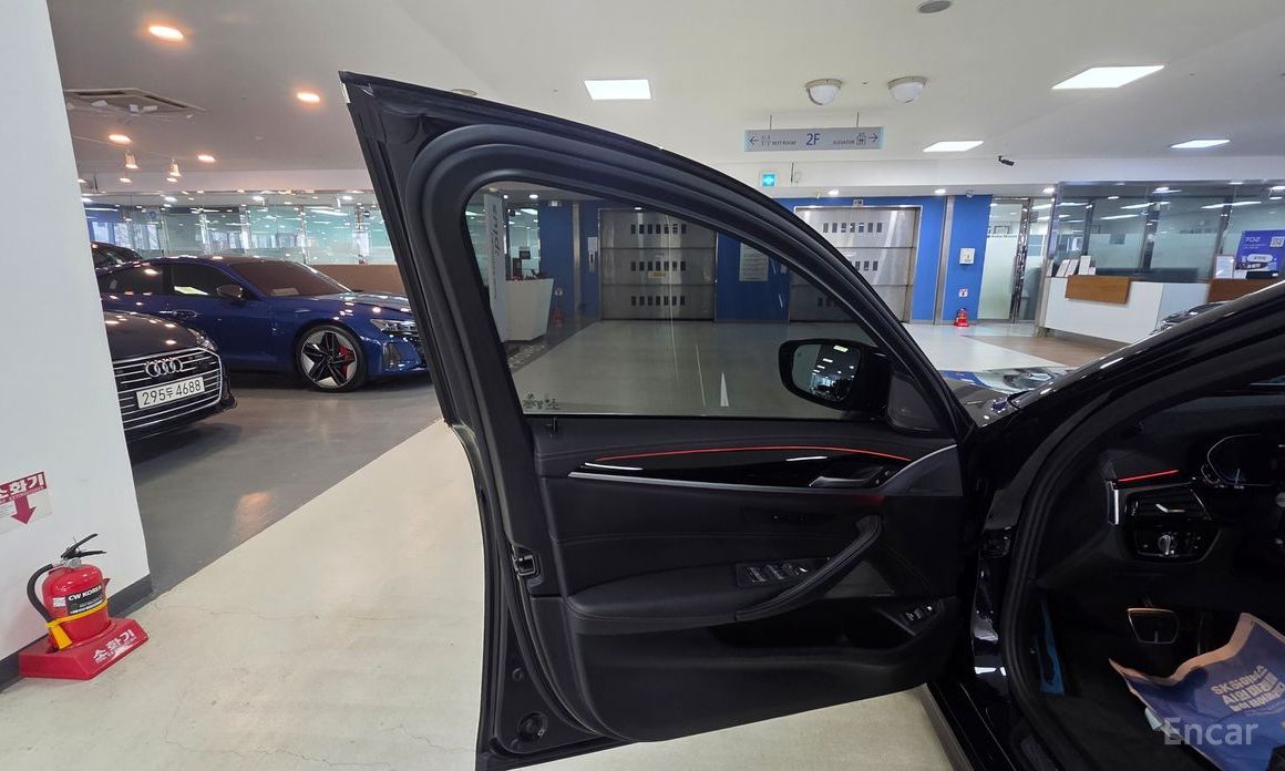 2021 BMW 5 серии VII (G30/G31) 530e M Sport с пробегом 93 247 км