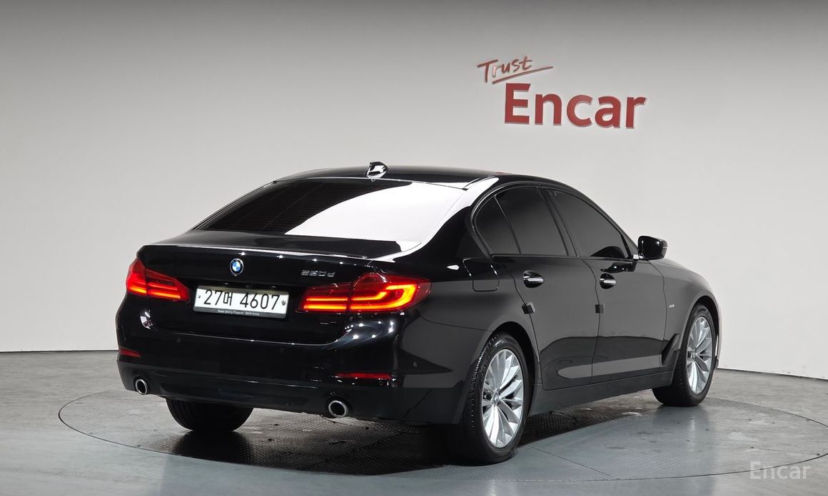 2018 BMW 5 серии VII (G30/G31) 520d Luxury Special Edition с пробегом 96 555 км