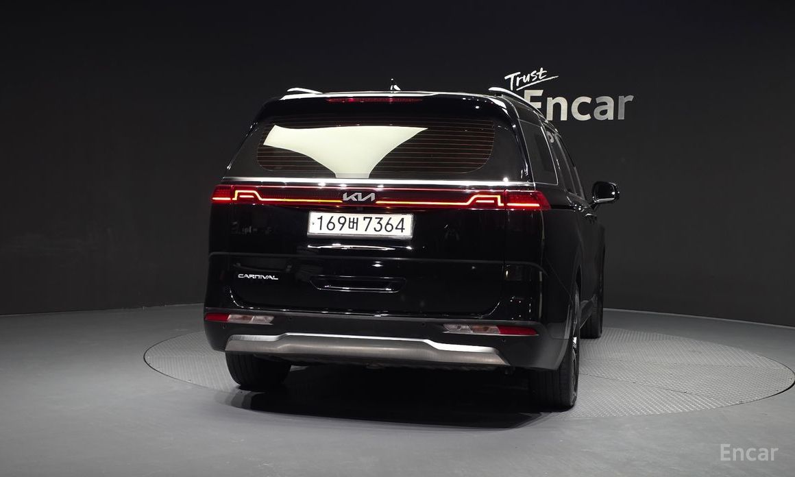 2021 Kia Carnival IV 9-Seater Signature с пробегом 112 581 км