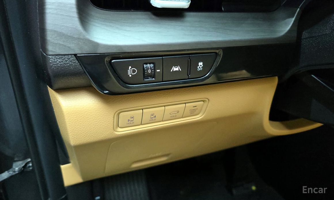 2023 Kia Carnival IV 9-Seater Signature с пробегом 93 759 км