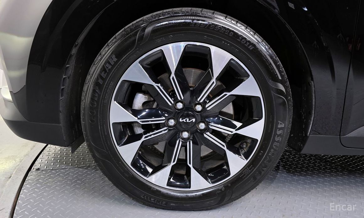 2023 Kia Carnival IV 9-Seater Noblesse с пробегом 46 109 км