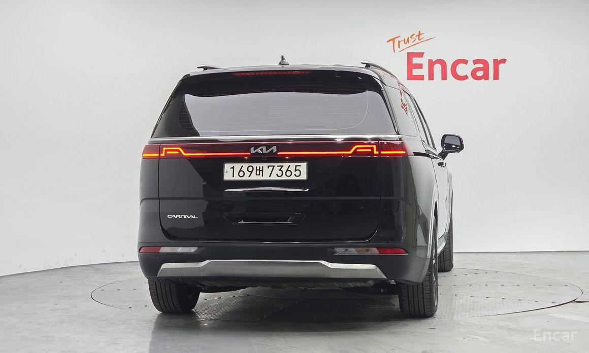 2023 Kia Carnival IV 9-Seater Signature с пробегом 75 673 км