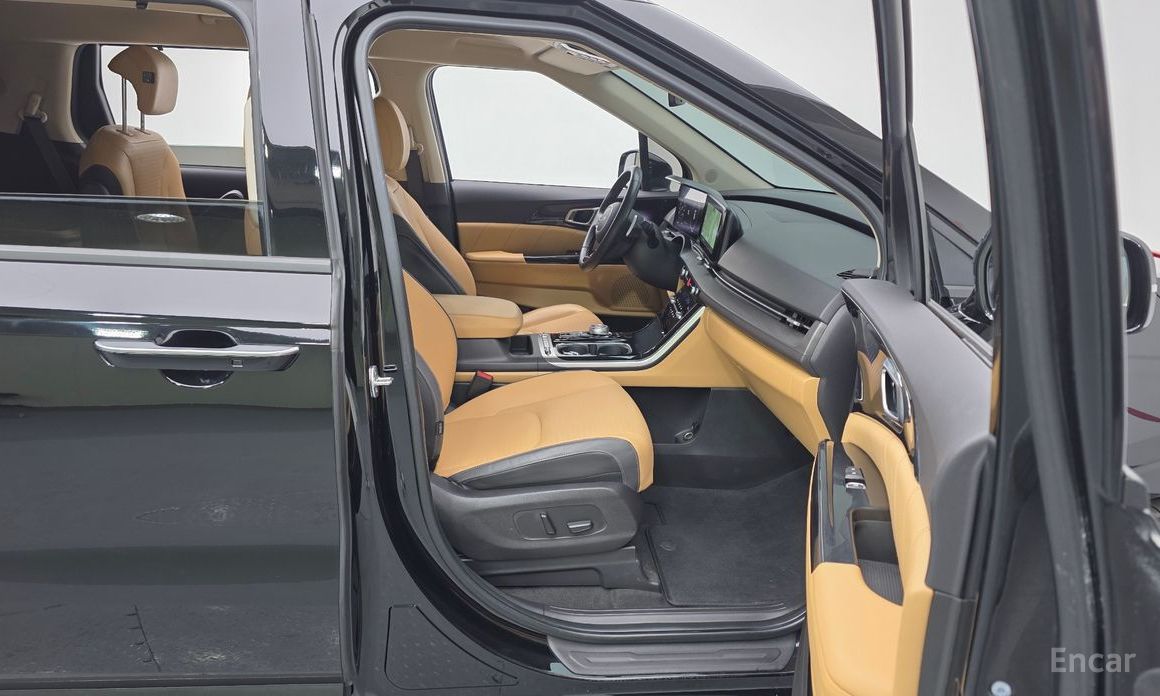 2023 Kia Carnival IV 9-Seater Signature с пробегом 75 673 км