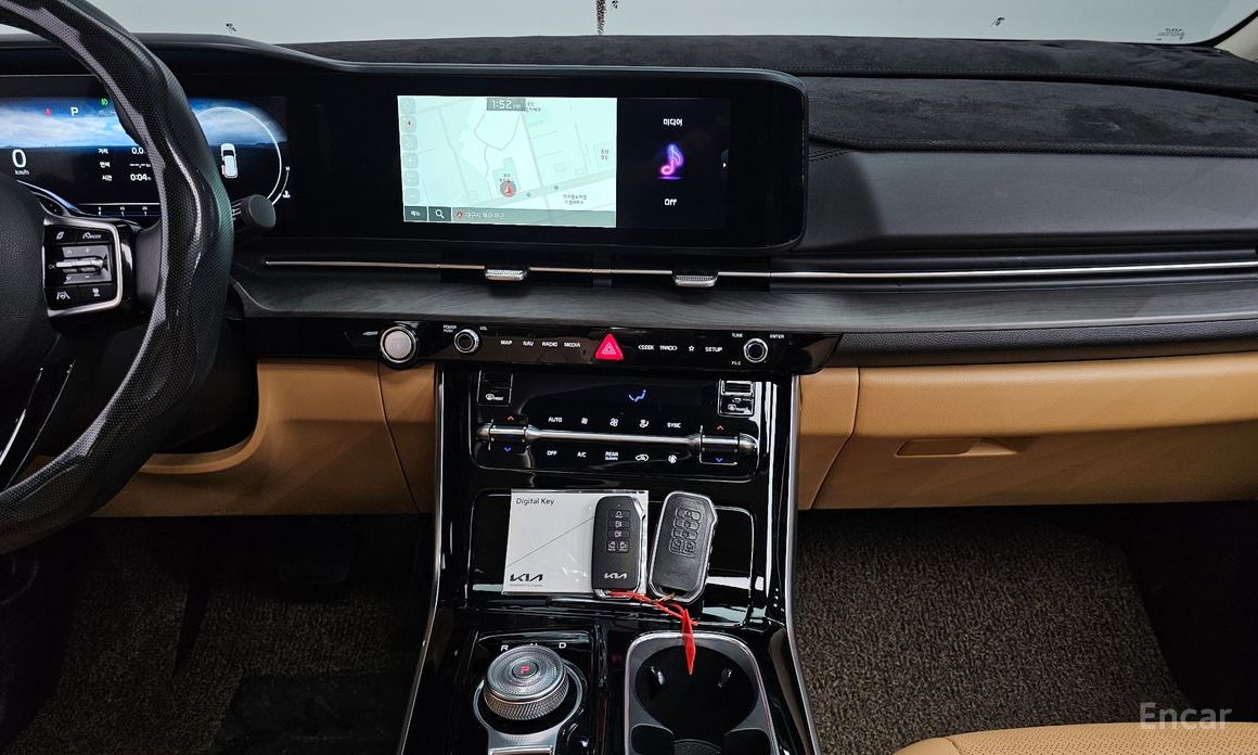 2023 Kia Carnival IV 9-Seater Signature с пробегом 13 584 км