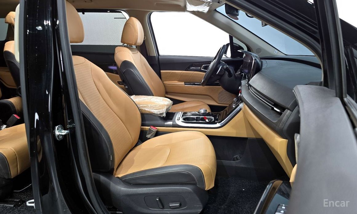 2023 Kia Carnival IV 9-Seater Signature с пробегом 79 964 км