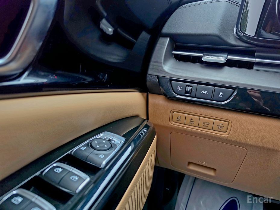 2023 Kia Carnival IV 9-Seater Noblesse с пробегом 24 355 км