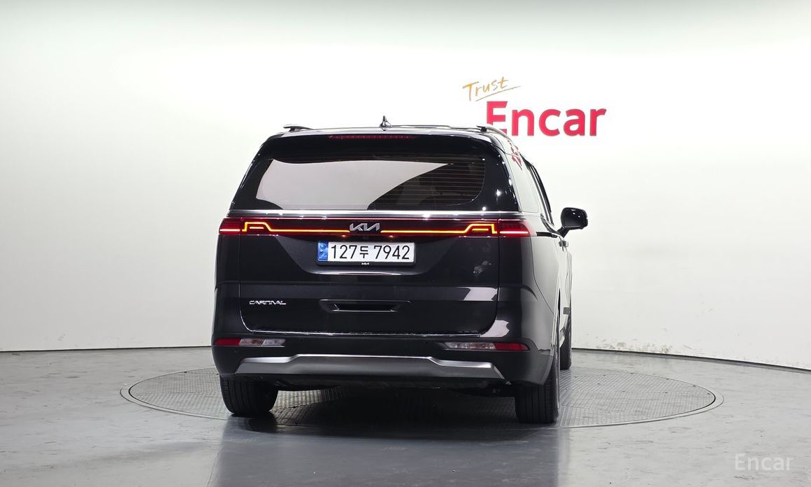 2023 Kia Carnival IV 9-Seater Signature с пробегом 20 567 км