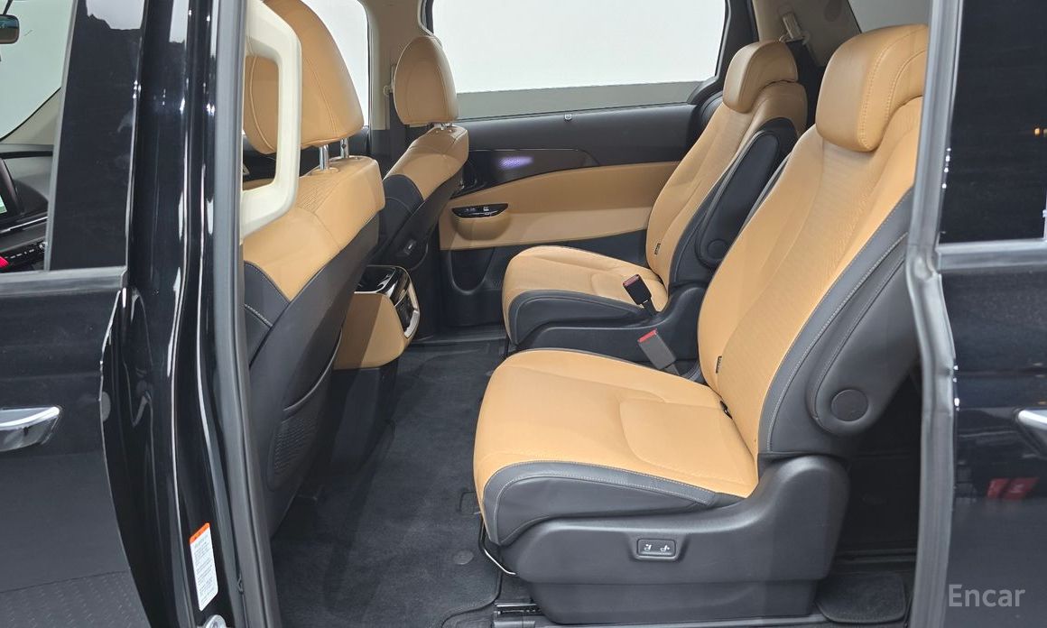 2023 Kia Carnival IV 9-Seater Signature с пробегом 74 883 км