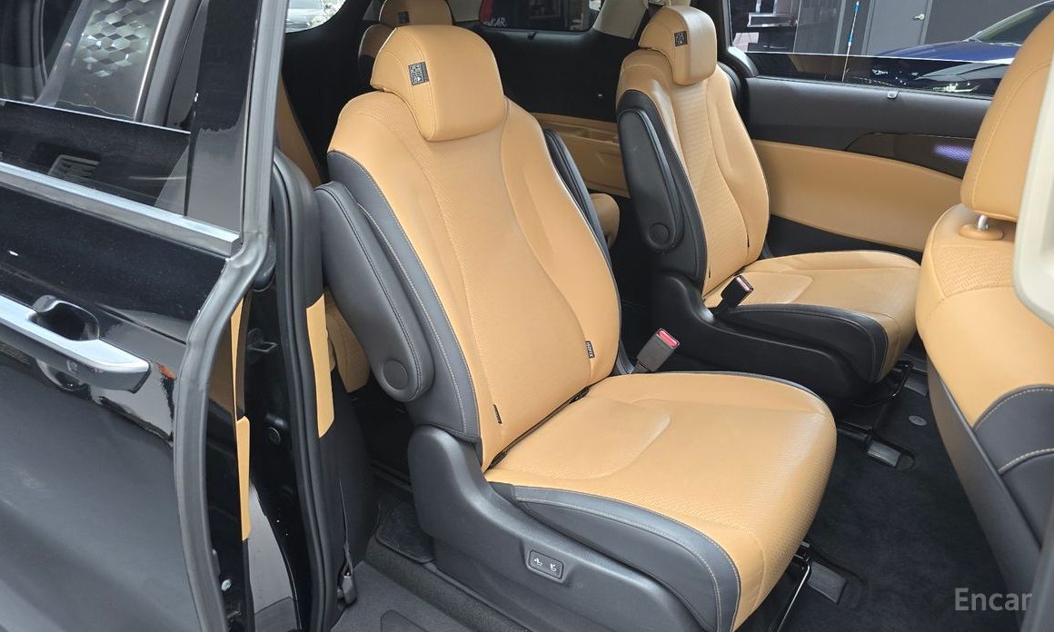 2023 Kia Carnival IV 9-Seater Signature с пробегом 74 883 км
