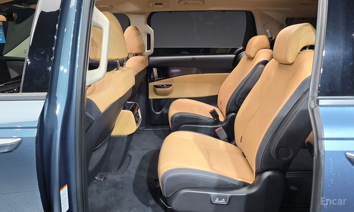 2022 Kia Carnival IV 9-Seater Signature с пробегом 38 209 км