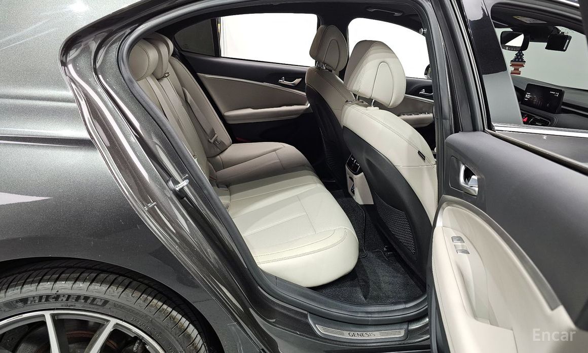 2022 Genesis G70 I Рестайлинг Gasoline 2.0T 2WD с пробегом 136 298 км