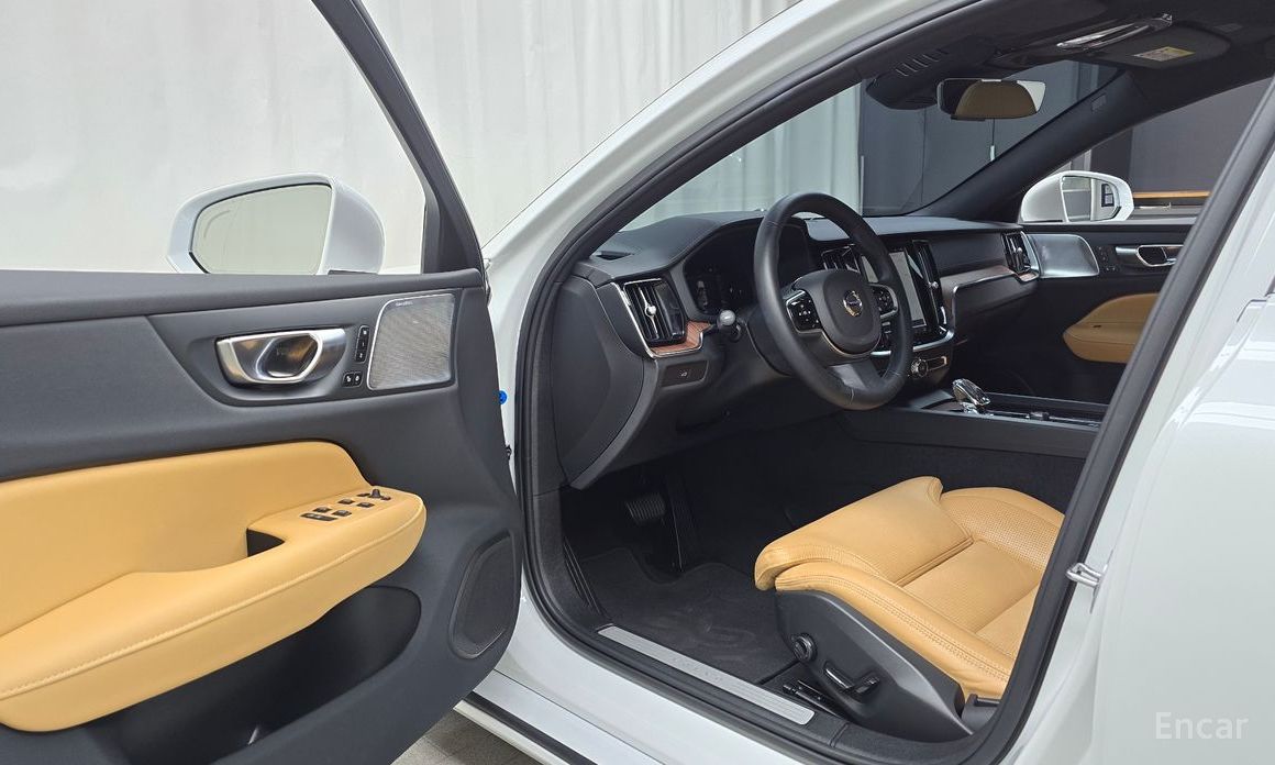 2023 Volvo S60 III B5 Ultimate Bright с пробегом 23 612 км