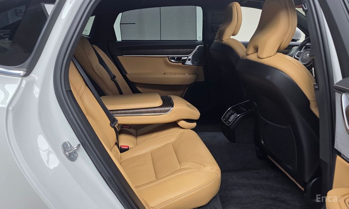 2022 Volvo S90 II Рестайлинг B6 AWD Inscription с пробегом 60 833 км