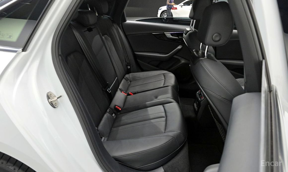 2021 Audi A4 V (B9) Рестайлинг 40 TFSI Premium с пробегом 30 976 км