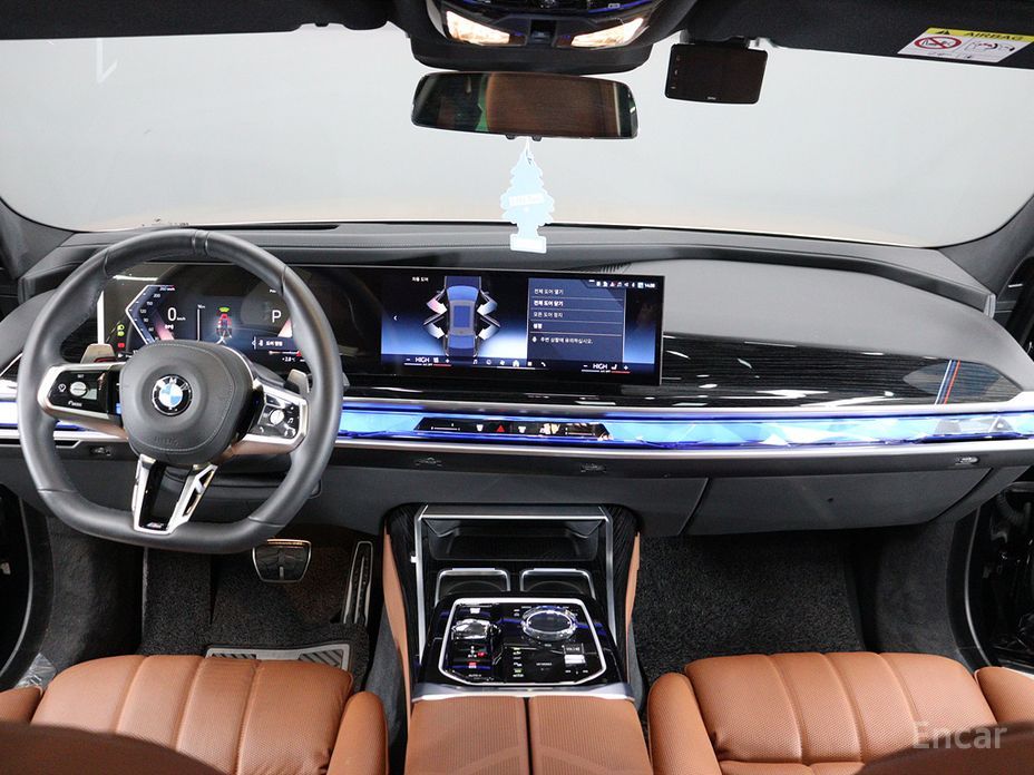 2025 BMW 7 серии VII (G70) 740i xDrive M Sport с пробегом 13 054 км
