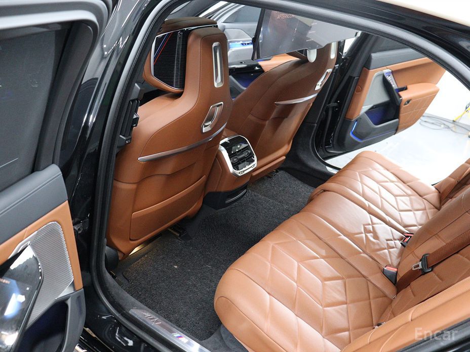 2025 BMW 7 серии VII (G70) 740i xDrive M Sport с пробегом 13 054 км