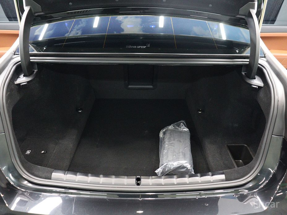 2025 BMW 7 серии VII (G70) 740i xDrive M Sport с пробегом 13 054 км