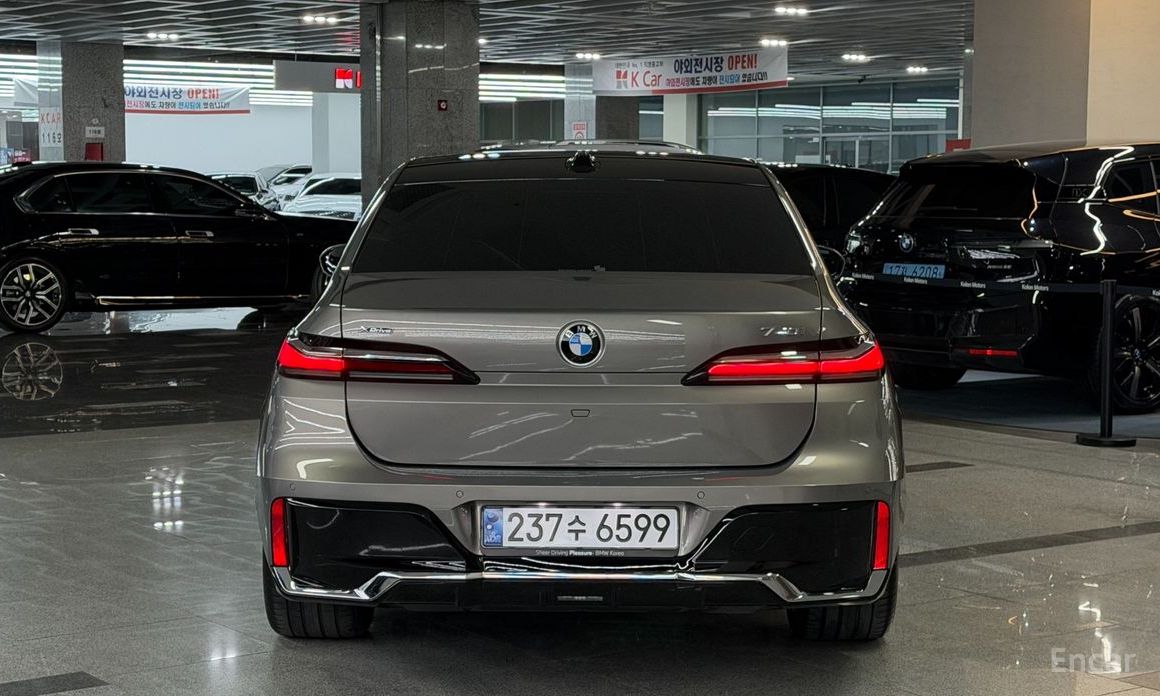 2024 BMW 7 серии VII (G70) 740i xDrive M Sport с пробегом 16 920 км