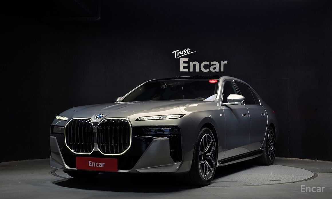 2023 BMW 7 серии VII (G70) 740i xDrive M Sport Limited с пробегом 12 228 км