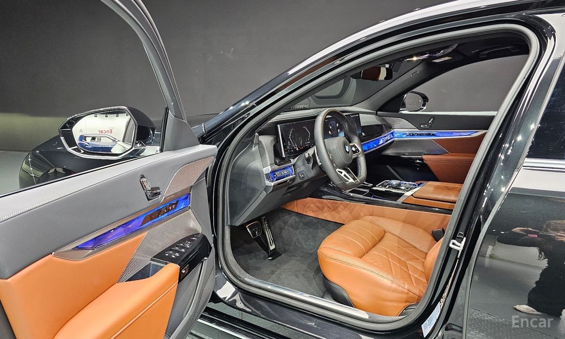 2025 BMW 7 серии VII (G70) 740i xDrive M Sport с пробегом 28 458 км