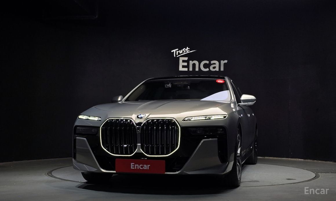 2023 BMW 7 серии VII (G70) 740i xDrive M Sport Limited с пробегом 12 228 км