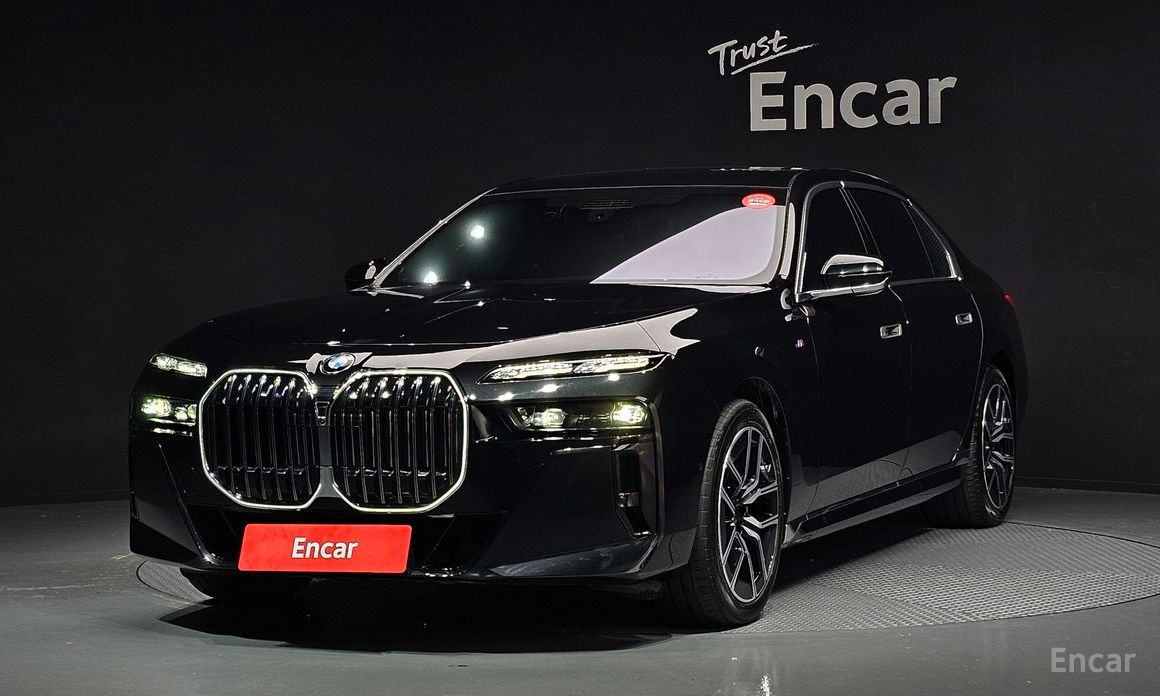 2025 BMW 7 серии VII (G70) 740i xDrive M Sport с пробегом 28 458 км