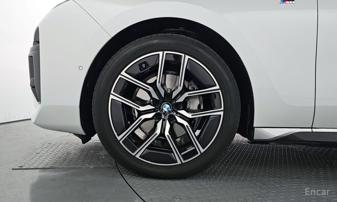 2025 BMW 7 серии VII (G70) 740d xDrive M Sport с пробегом 9 567 км