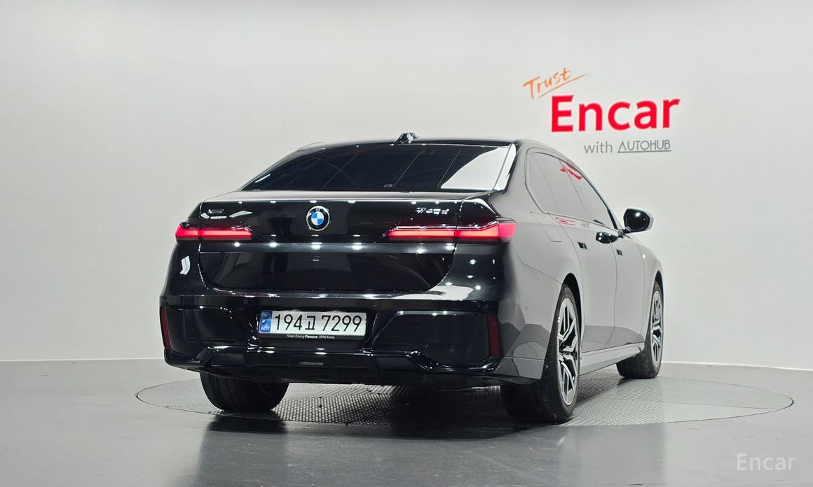 2025 BMW 7 серии VII (G70) 740d xDrive M Sport с пробегом 17 546 км