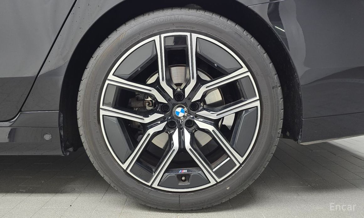 2025 BMW 7 серии VII (G70) 740d xDrive M Sport с пробегом 17 546 км