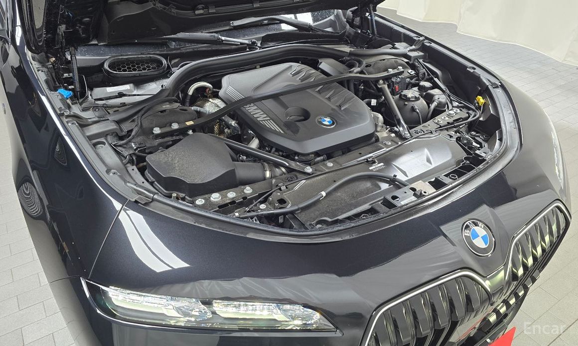 2025 BMW 7 серии VII (G70) 740d xDrive M Sport с пробегом 17 546 км