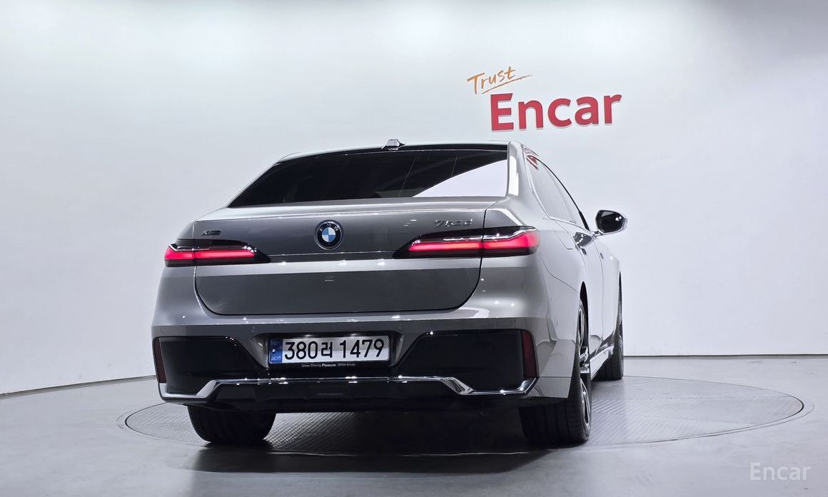 2024 BMW 7 серии VII (G70) 750e xDrive M Sport с пробегом 17 737 км