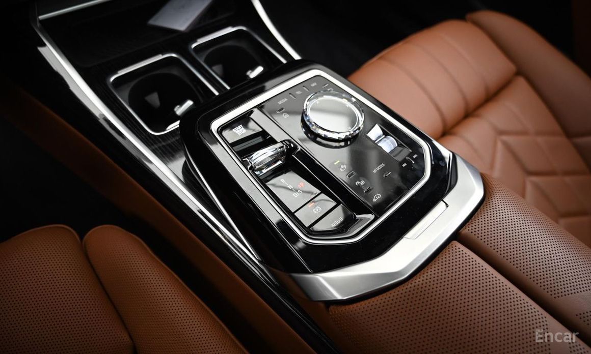 2025 BMW 7 серии VII (G70) 740d xDrive M Sport с пробегом 5 941 км