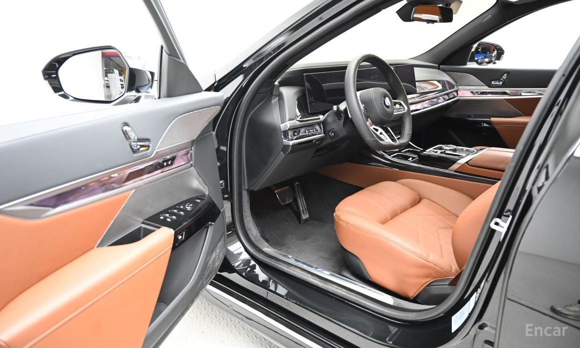 2025 BMW 7 серии VII (G70) 740d xDrive M Sport с пробегом 5 941 км