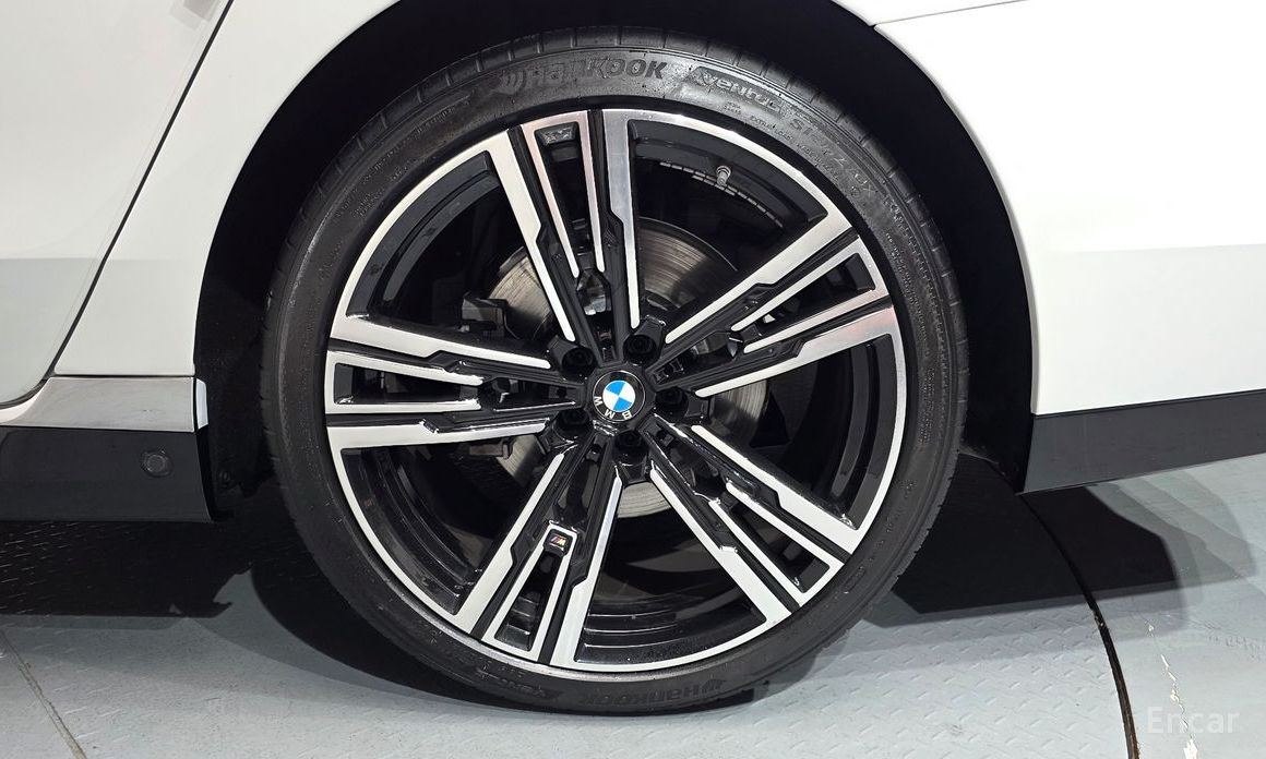 2025 BMW 7 серии VII (G70) 740d xDrive M Sport с пробегом 5 818 км
